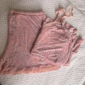 Gillian & O’Malley| 2 piece paisley pink  pajama set, shorts and tank top